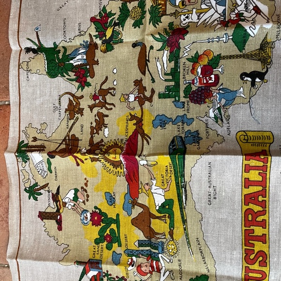 Hermes Auth designed by Hermes Vtg linen map of Australia measures 29 x 19 - Picture 5 of 12